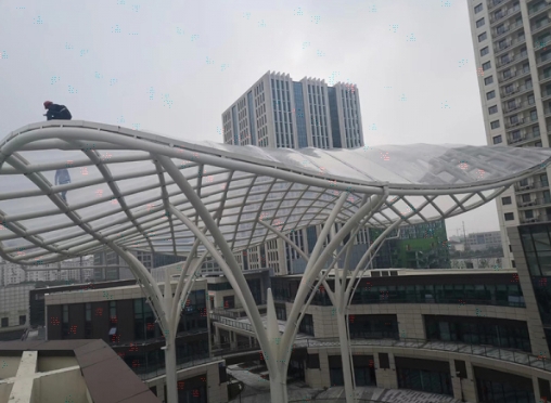 怎么做好膜結(jié)構(gòu)車棚隔熱措施？