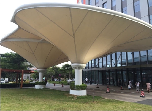 PTFE廣場倒傘膜：為何成為現(xiàn)代廣場建筑的設(shè)計寵兒？